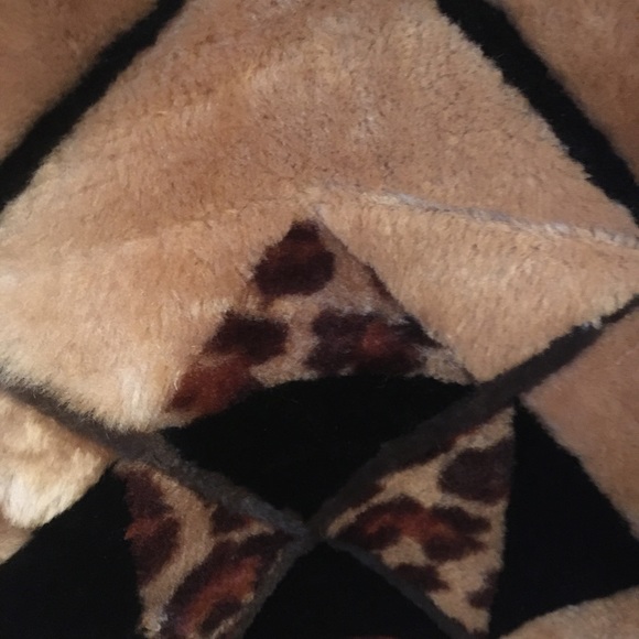 Leopard printed shearling leather jacket - Picture 3 of 9